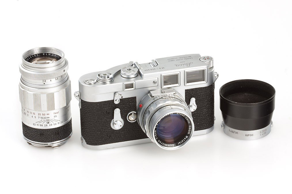 M3 chrome Single Stroke Set: user body in good working order with CF Summicron 2/5cm no.1578936 (no spectacles, cap), everready case, chrome Elmarit 2.8/90mm no.1649101 with IUFOO hood, keeper