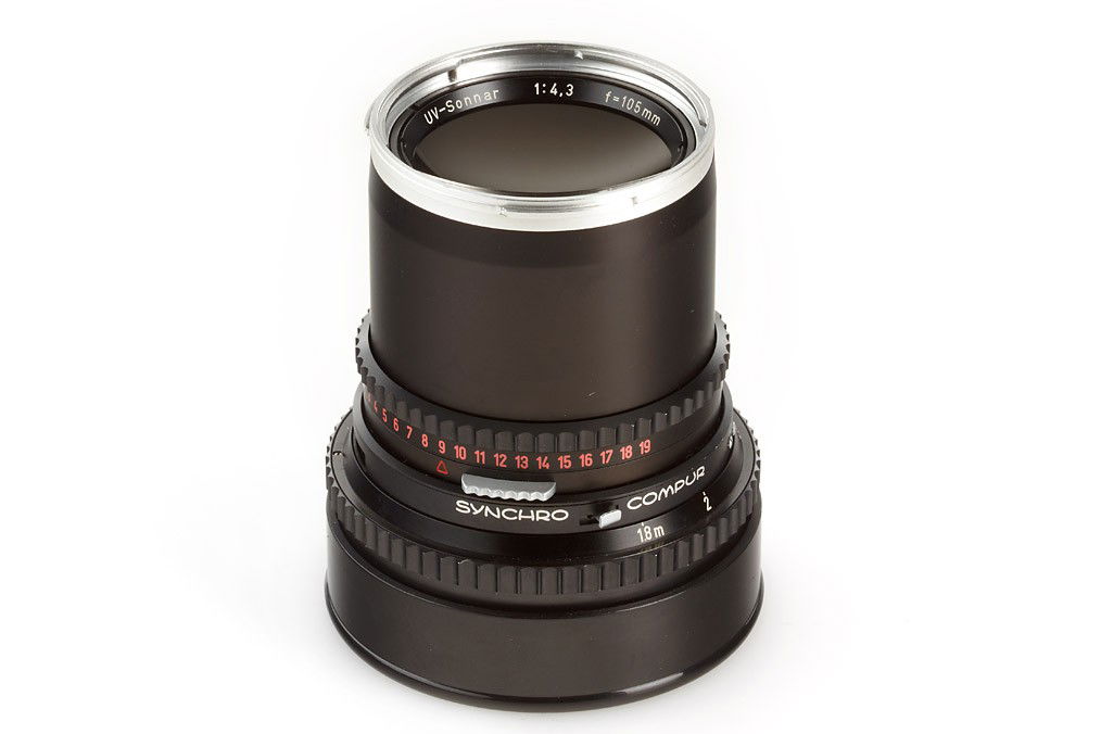 Carl Zeiss UV-Sonnar 4.3/105mm: for Hasselblad C, very rare special lens (total production 73 lenses for Hasselblad C), in perfect condition, caps, from the first production series (5139568-5139592)