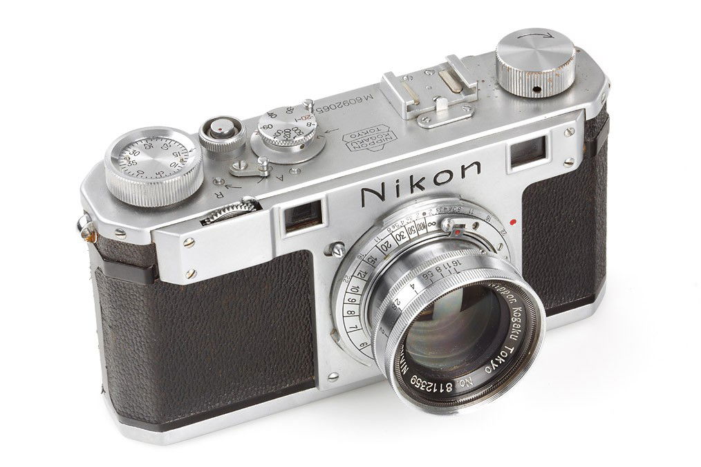 Nikon M: 24x34mm, unsynchronised, completely original Nikon M, 'MADE IN OCCUPIED JAPAN' engraved on base-plate with identical serial number on back, with very rare rigid 'Hybrid' Nikkor-H.C 2/5cm no.8112359 (s