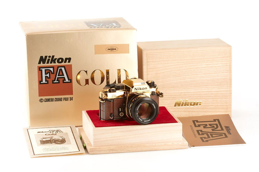 Nikon FA Gold: new Nikon FA gold with matching Nikkor 1.4/50mm no.5523470, in original maker's box, certificate, instructions and warranty card