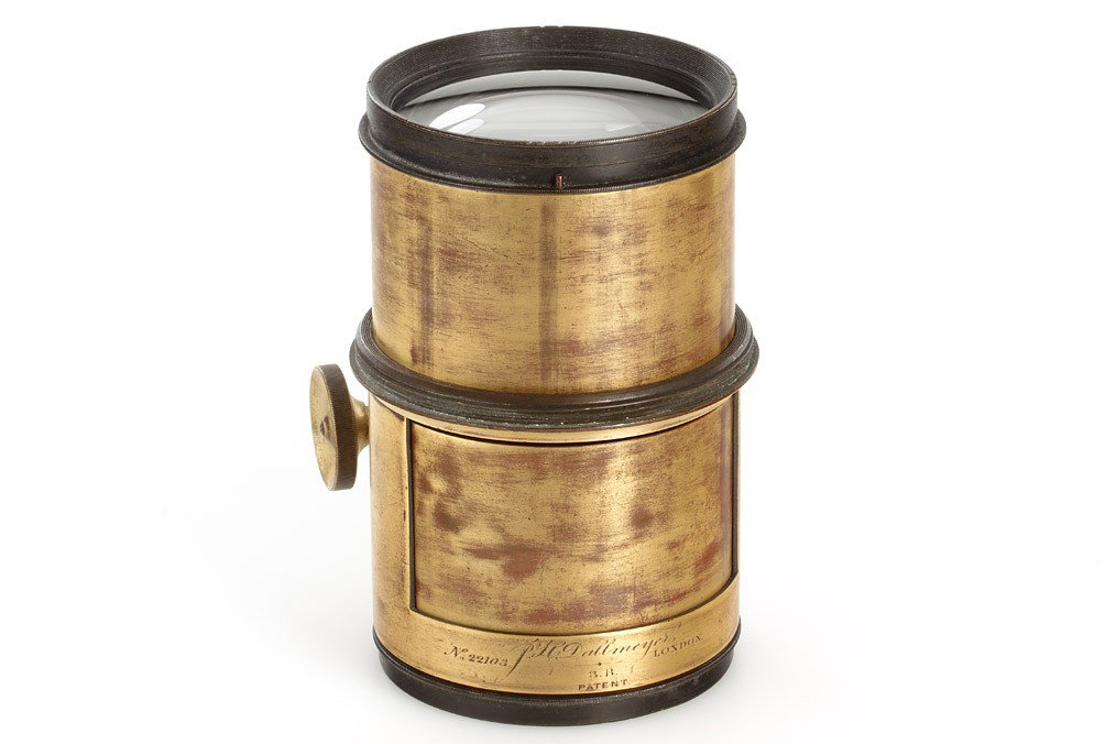 Dallmeyer No.3.B.: 32cm focal length, good optics, rack and pinion focusing, barrel engraved 'J.H. Dallmeyer No.22103 3.B. London Patent', lens diameter c.9cm, height 17cm, for waterhouse stops