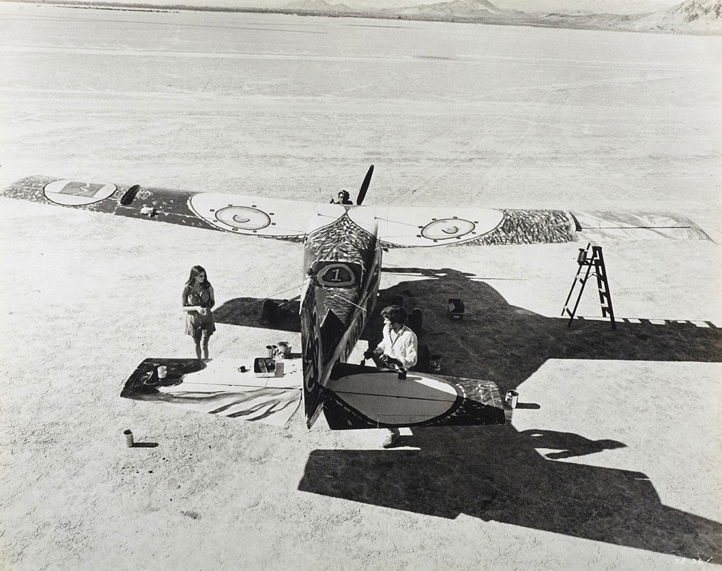 Bruce Davidson, ›Zabriskie Point‹: Bruce Davidson (* 1933), ›Zabriskie Point‹, Death Valley, California, 1968. 8 x 10.1 inches, typographic inscription on the reverse, annotated in an unidentified hand in pencil on the reverse