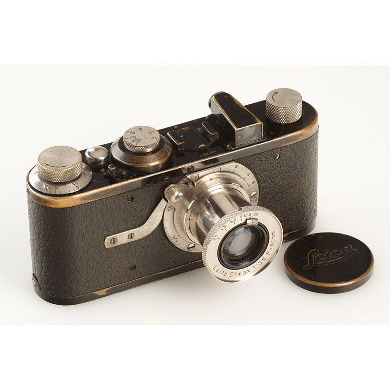 I Mod.A Elmax, SN: 391, 1925: Leica I Mod.A with 5-element Elmax in original condition (first version, similar to the Anastigmat cameras), ratcheted film wind, early finder, vulcanite, mushroom shutter release, base-plate (open-cl