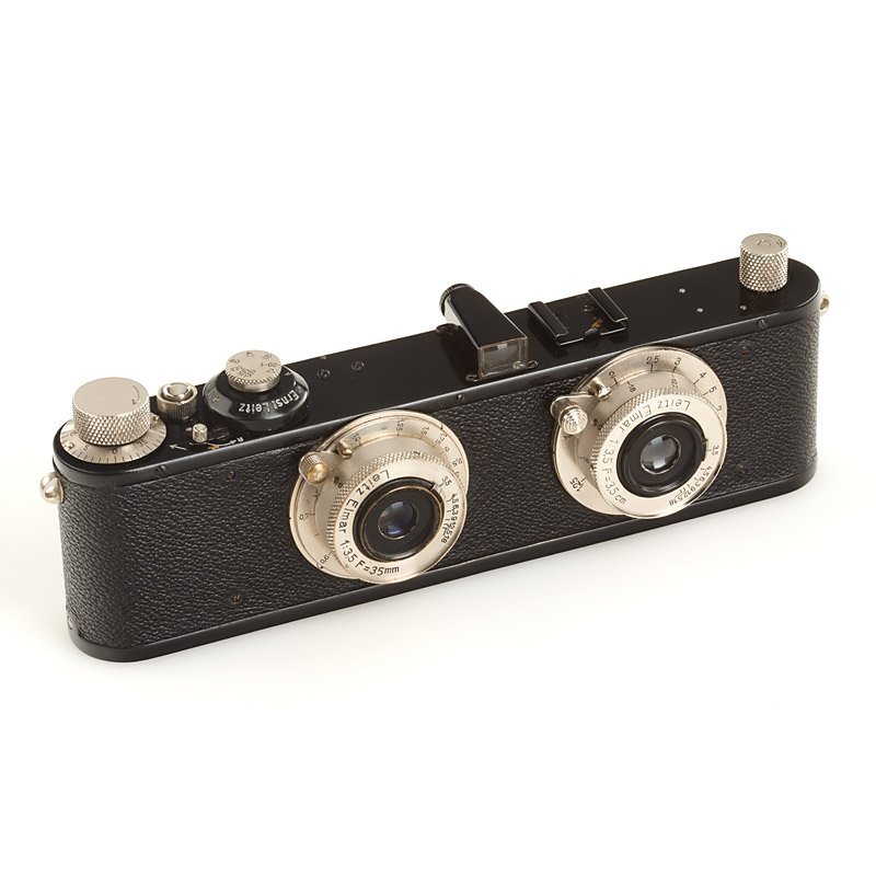 Doppel Leica 'Replica': copy of the famous Stereo-Leica by Oskar Barnack with two nickel Elmar 3.5/3.5cm lenses without serial numbers