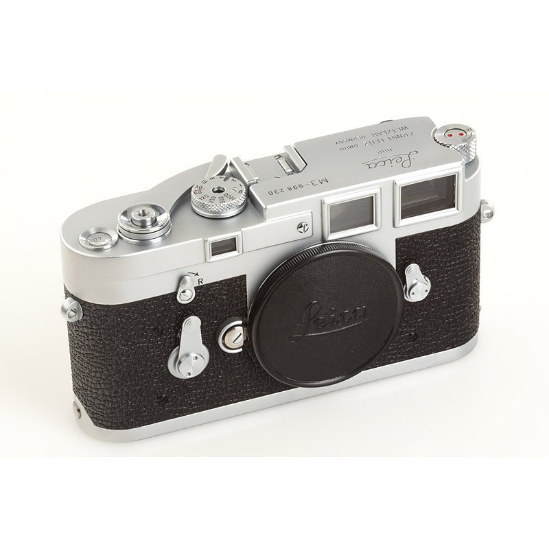 M3 Chrome ELC, SN: 998230, 1960: M3 (single stroke) with typical Canada engraving in very fine condition and good working order (cap), made in an official batch of 300 cameras (nos.998001-998300)