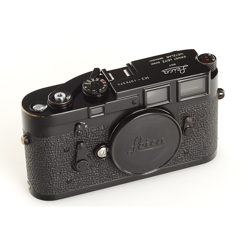 M3 Black Paint , SN: 1078574, 1963: fully original black paint camera (from official batch of 300 cameras) in beautiful and perfect working condition (clean finder), no dents, no repaint, only light brassing near strap lugs - very rare 