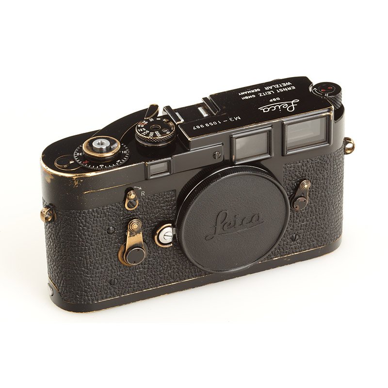 M3 (MP) Black Paint, SN: 1059987, 1962: very rare black paint M3 body originally converted by Leitz to black MP for the use of Leicavit MP, with covered frame counter window, black painted external counter, viewfinder with frames for 50, 90