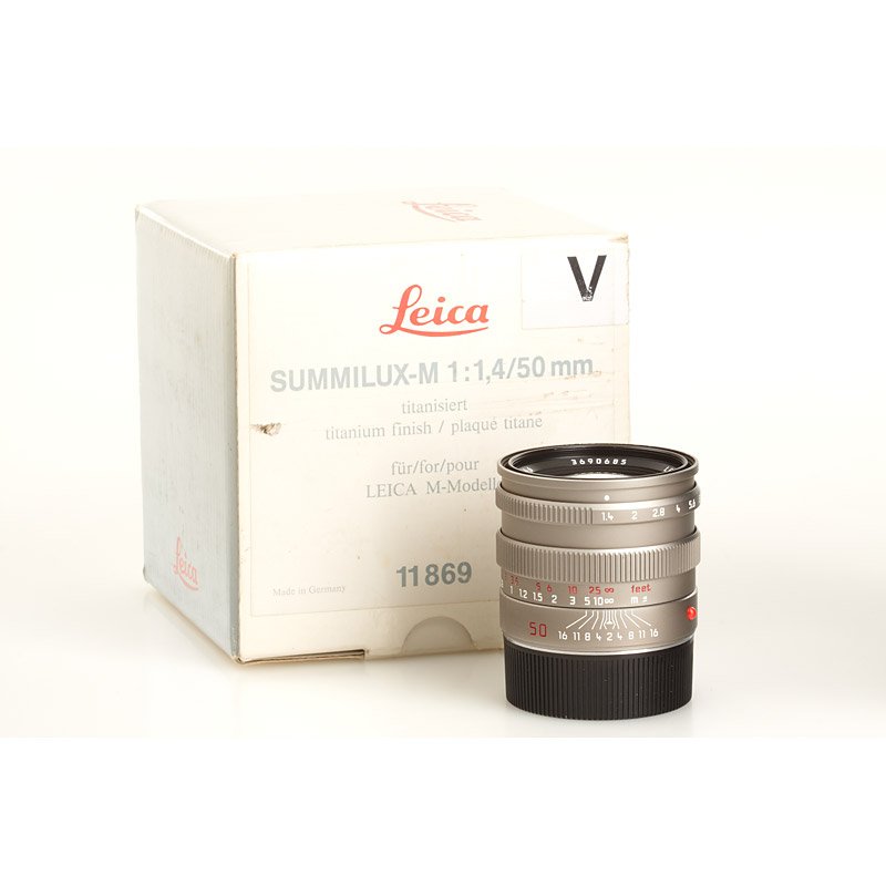 Summilux-M 1.4/50mm Titanium, SN: 3690685, 1995: mint lens (11869) with caps, papers, case, original maker's box