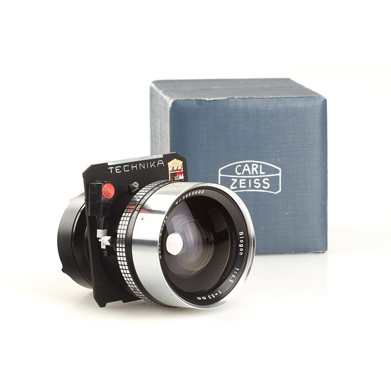 Carl Zeiss Biogon 4.5/53mm, SN: 3859890, c.1965: in mint condition with clean lenses on Linhof 6x9 lens board, both caps, maker's box