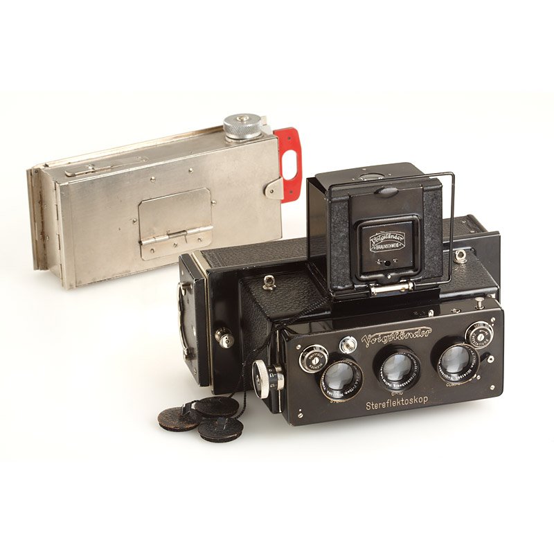 Voigtländer Stereflektoskop, SN: 80477, c.1929: 6x13cm, large format Stereflektoskop in very fine condition and good working order, late version with 3 Heliar lenses 4.5/75mm nos.641065/6 and 642853, original case, caps, rubber hoods and custom mad
