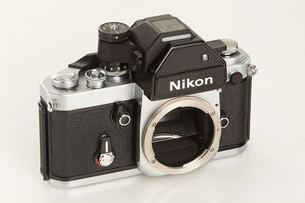 Nikon F2 S chrome, SN7483340, c.1974: mint body in good working order with DP-2 prism no.526392, cap