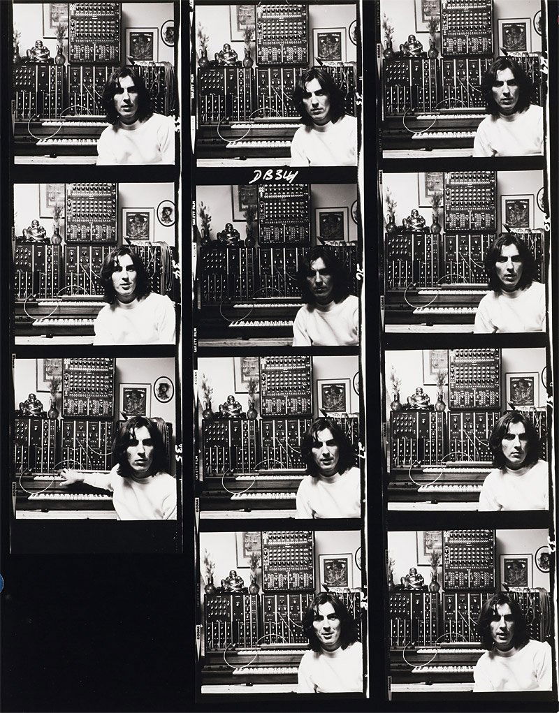 David Bailey: David Bailey, George Harrison, March 1969, paper size 25,5 x 20,2 cm (10 x 8 in), 6 x 6 inch contact sheet, inscribed »DB 34« in the negative contact margin, credit and annotations »sa production«