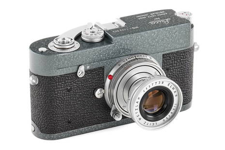 Leica MD Gray Hammertone *: Leitz Wetzlar production records list 10 Leica MD bodies in a special grey finish, shipped to Leitz Canada in October 1964. Also, Visoflex III housings in a similar finish were supplied - due to the