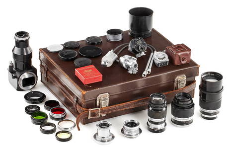 Leica M39 Lens kit 'Tiranty': High-quality leather case for Leica M39 lenses kit and accessories, sold by the French Leica dealer Philippe Tiranty, Paris, in very good condition, together with Summaron 3.5/3.5cm no.888189, Elmar 3