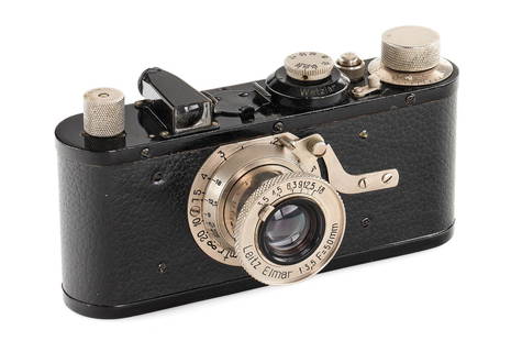 'Left Hand' Leica I Mod. A replica *: Very ingenious Soviet copy of a never-produced Leica I Mod. A Elmar for left-handed, most probably based on a soviet camera, in near-mint condition and working order, inverted focusing and winding, a