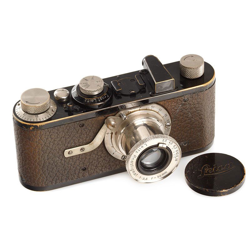 I Mod. A Anastigmat, no. 195: a world-class rarity is this first model Leica in original condition, only about 150 cameras with Anastigmat lens were built in 1925, only very very few cameras were never updated with new parts or co