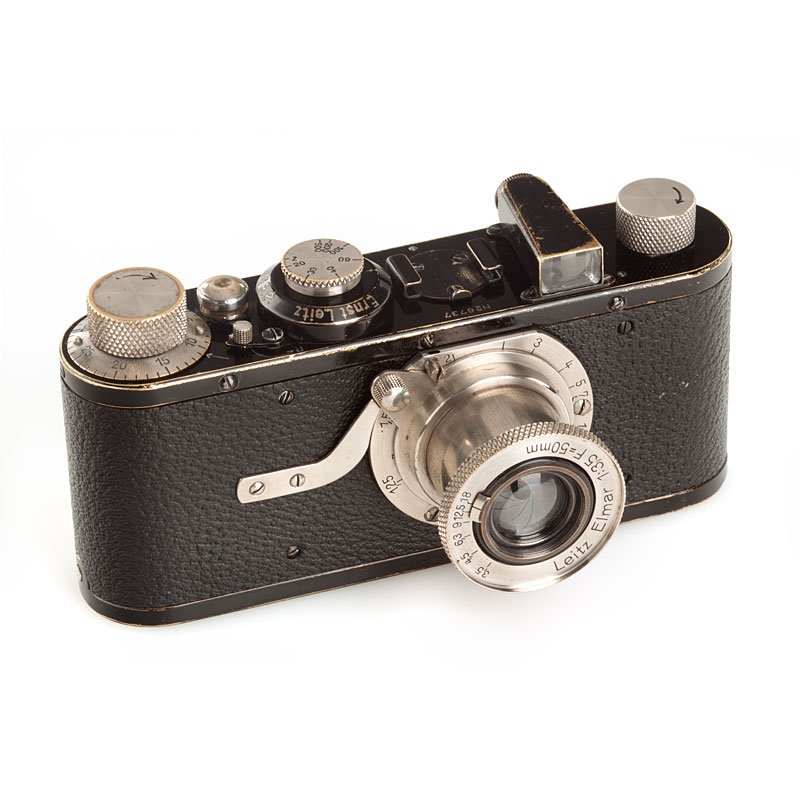 I Mod. A Elmar, no. 6737: type 3 (lit.'Von Einem 'Die 10 Varianten der klassischen Leica I A mit Elmar 1:3.5 F=50mm'), some later parts (leather, knobs, base plate)