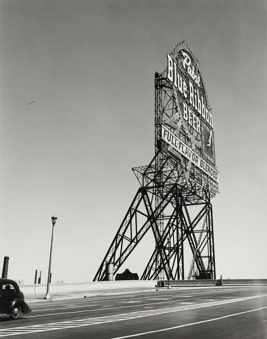 WALKER EVANS (1903–1975) - Pabst Blue Ribbon Sign, Chicago 1946: Gelatin silver print, printed in 1977 23,5 x 18,6 cm Estate Blind Stamp on the right lower margin, Edition # 17/75 PROVENANCE from the Harry Lunn Collection LITERATURE Walker Evans: "Chicago: A Camera