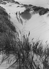 The focus of the auction is on photography from the 1920s onwards especially the photography of the New Vision, street and reportage photography, photo icons of 20th century photojournalism, classics of American and European photography, and contemporary positions established on the market. With this diverse, thematic range of photographic history, Leitz Photographica Auction aims to share the fascination of photography with enthusiasts of the medium, collectors and friends of the house.