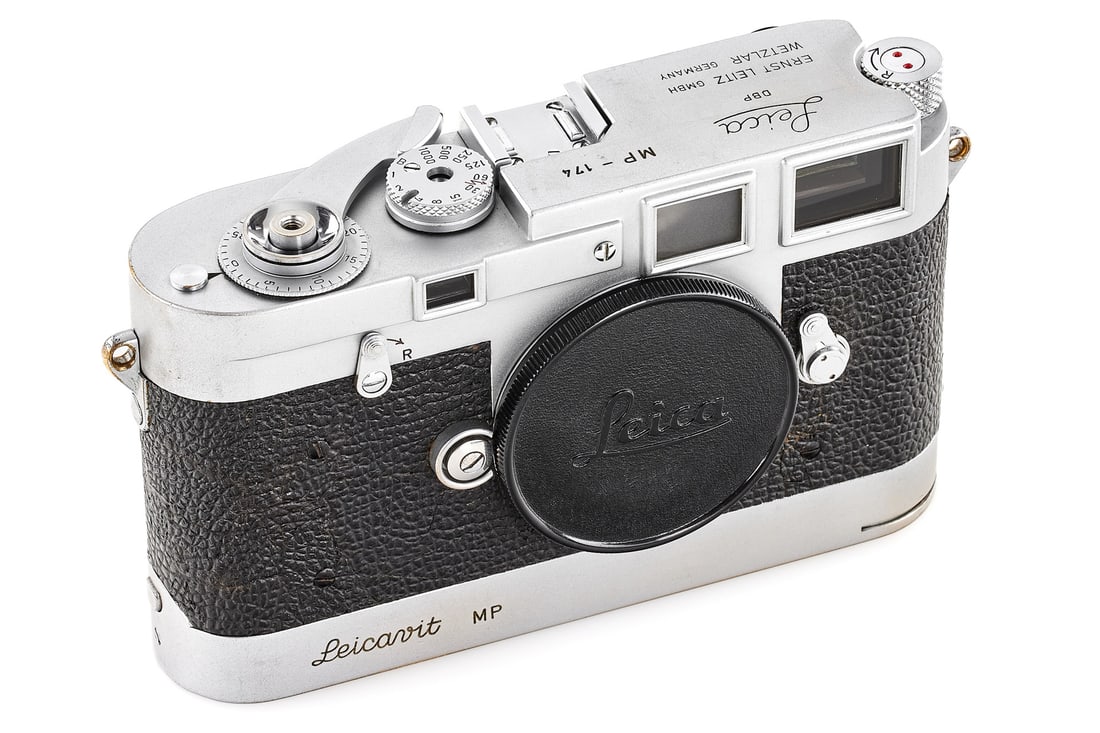 Leica MP chrome no.MP-174 *: A beautiful original vintage Leica MP chrome, one of the rarest and most collectable Leicas model made, in very good condition, chassis engraved with matching number 'MP-174', with all matching featur
