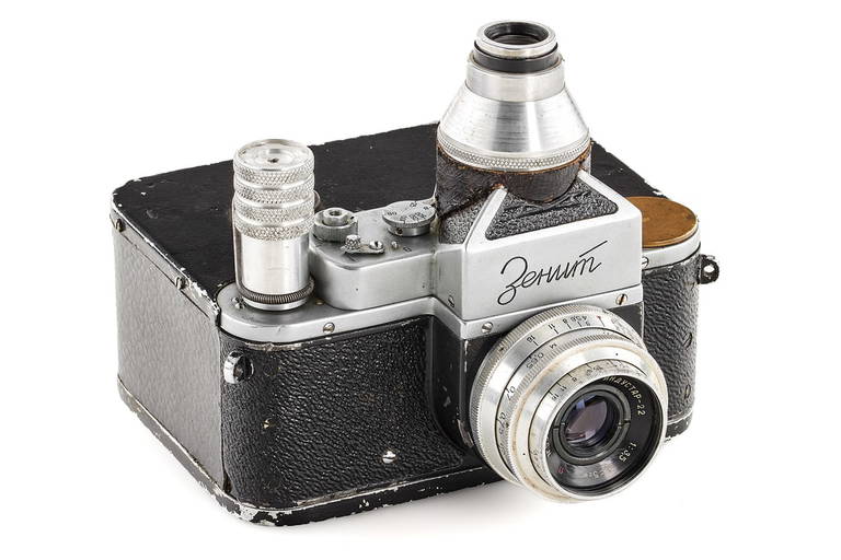 A Wirgin Edixa Standard Slr 35mm Camera