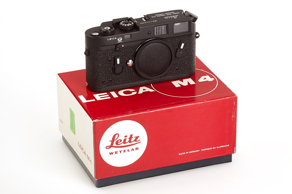 M4 black '50 Years' Canada, ser.no.1412700, 1975: very rare '50 years' edition (special no. 100-E) in new condition, complete with cap, instructions and warranty card in maker's box