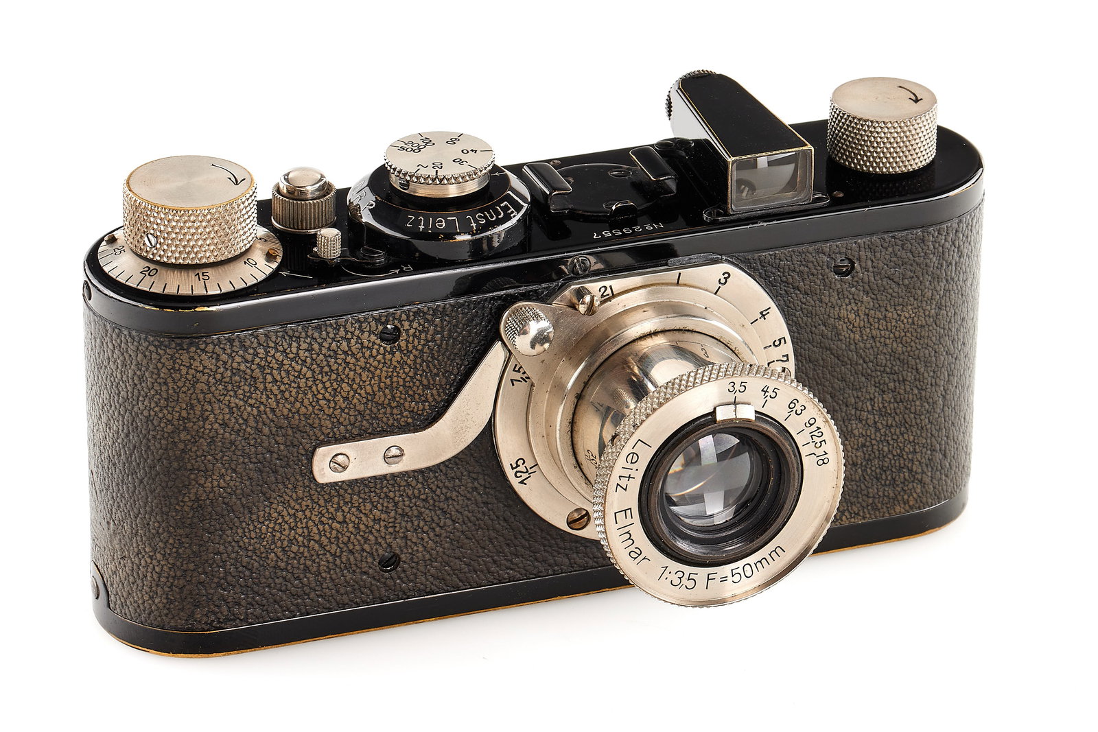 Leica I Mod. A Elmar: Beautiful 6th version in meter scale (see von Einem 'Die 10 Varianten der klassischen Leica I A mit Elmar 1:3.5 F=50mm') in almost mint condition, only showing some light "brassing" on the edges, good
