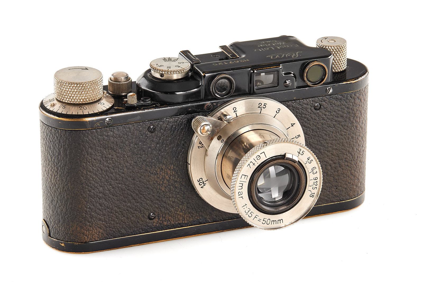 Leica II Mod. D black/nickel: Nice black/nickel version in very good condition, originally a Leica I Model A delivered on 30.11.1931 to retailer Perrot (Biel, Switzerland), upgraded the year after to Leica II Mod. D by Leica