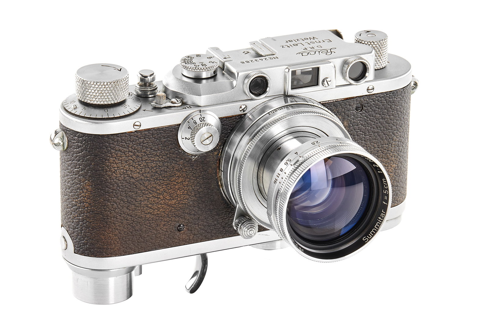 Leica IIIa chrome with SCNOO rapid winder *: Nice original IIIa chrome in very good condition, with Summitar 2/5cm no.785167 in meter scale (1950) with good coated optics (front lens cap), together with SCNOO rapid winder export version with 'Op
