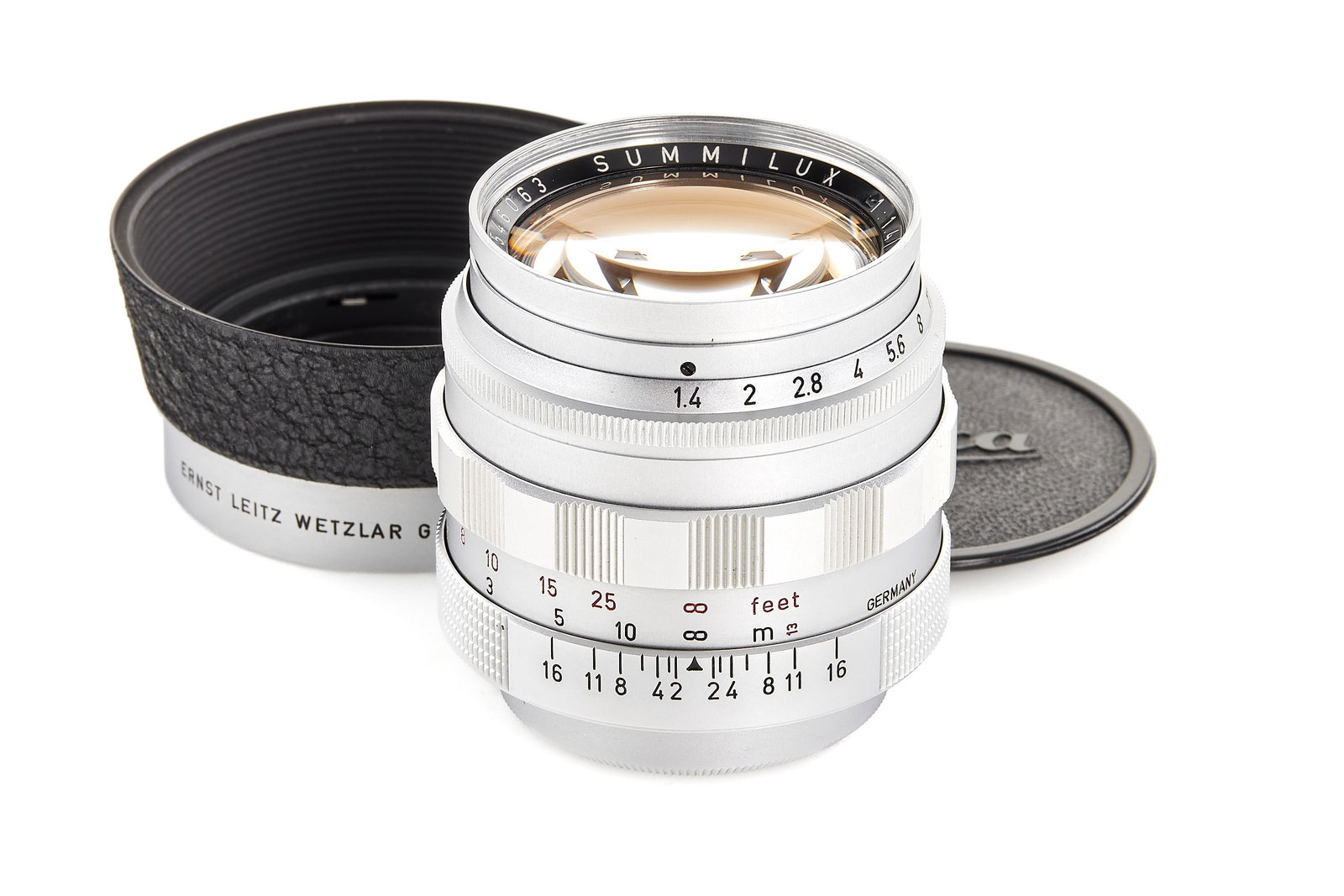 Summilux 1.4/50mm SOWGE first batch: Extremely early and beautiful Summilux with original M39 mount SOWGE from the very first batch (starting with no.1546001) and including lenses with Summarit or Summilux engravings , in mint condition,