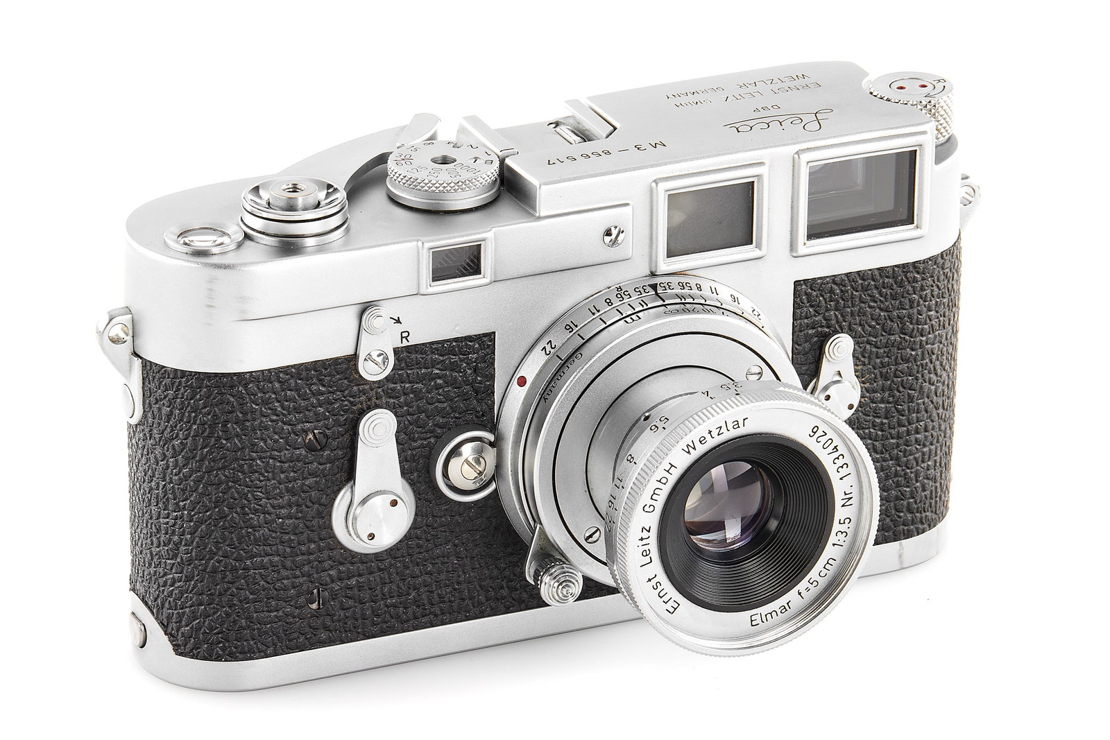 Leica M3 chrome Double Stroke: Nice chrome M3, transitional version double stroke with early type strap lugs, long rewind lever, modern speed progression, frame selector, etc, in good condition, showing some signs of use and scratc