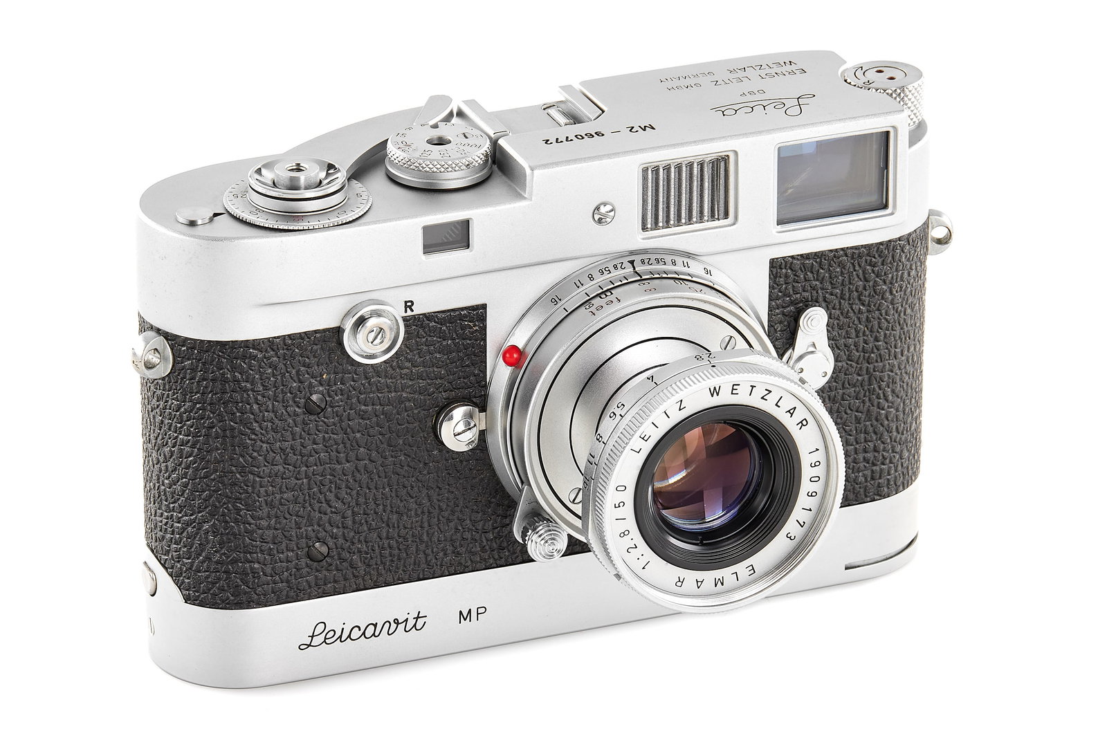 Leica M2 chrome Button Rewind with Leicavit MP *: Very nice sought-after early Leica M2 chrome with button rewind, frame window already with later plastic design, first delivered in 1959, then re-delivered on 09.05.1960, in almost-mint condition,