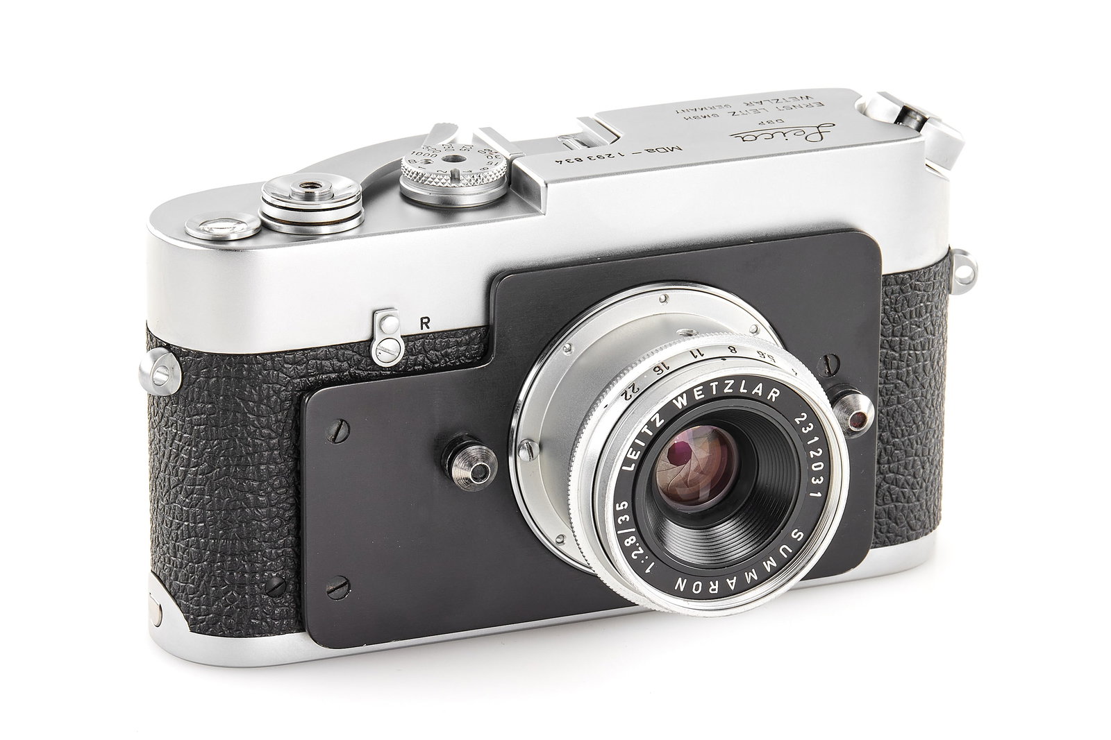 Leica MDa Post 24x36mm *: Rare post-office camera with fixed focus Summaron 2.8/35mm no.2312031, in mint condition, fixed shutter speed at flash sync. only operable with shutter release cable, with unmodified flash