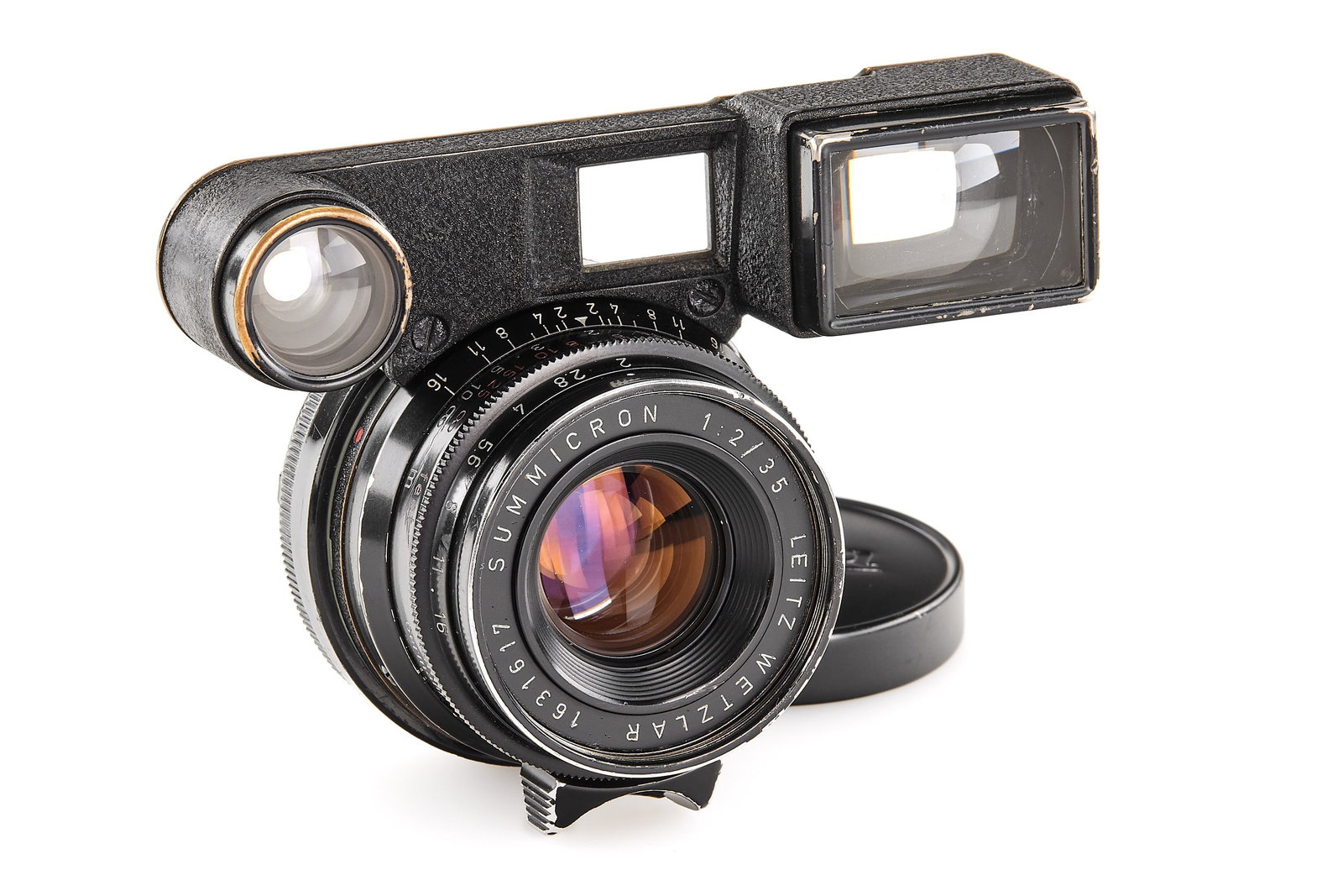 Summicron 2/35mm black paint / brass mount *: One of the rarest black paint Leica M lenses! An 8-element M3 Summicron with black painted aluminium barrel and brass mount. Only a few examples of this rare version are known to exist, this is the