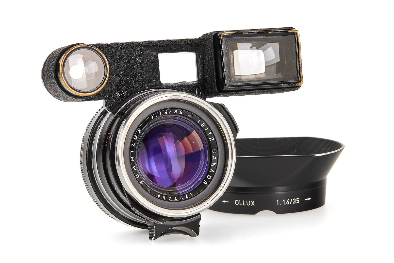Summilux 1.4/35mm Steel Rim black paint M3: A very rare black variant of the legendary 'Steel Rim' Summilux 1.4/35mm, featuring the focusing lever with infinity lock as well as the goggles finished in black paint.The lens is preserved in excell