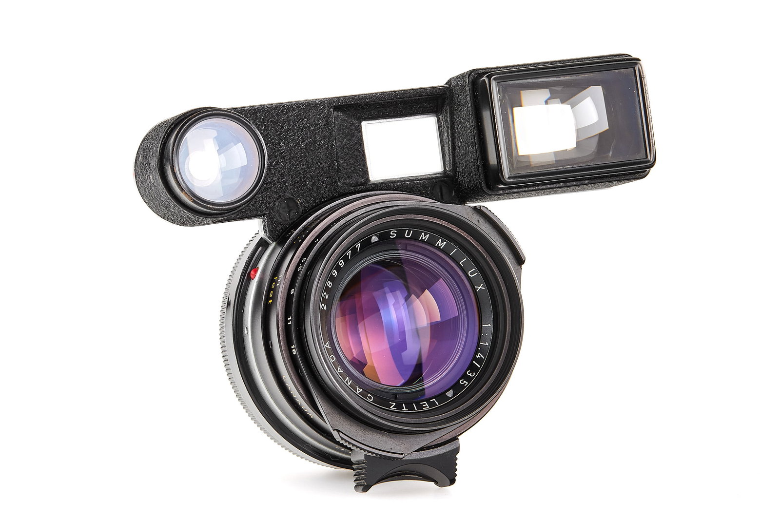 Summilux 1.4/35mm M3 black paint lock *: Rare and sought-after second version Summilux 35mm for M3, in black finish with black-painted infinity lock and goggles, in almost mint condition, with very good optics showing only a few light cleani