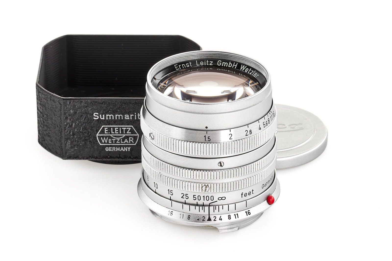 Summarit 1.5/5cm SOOIA-M: Very late M-mount Summarit, in mint condition, good optics with a few light cleaning marks, feet scale, with front cap, XOONS hood and plastic keeper, delivered on 02.04.1958 to the E. E. S. (European