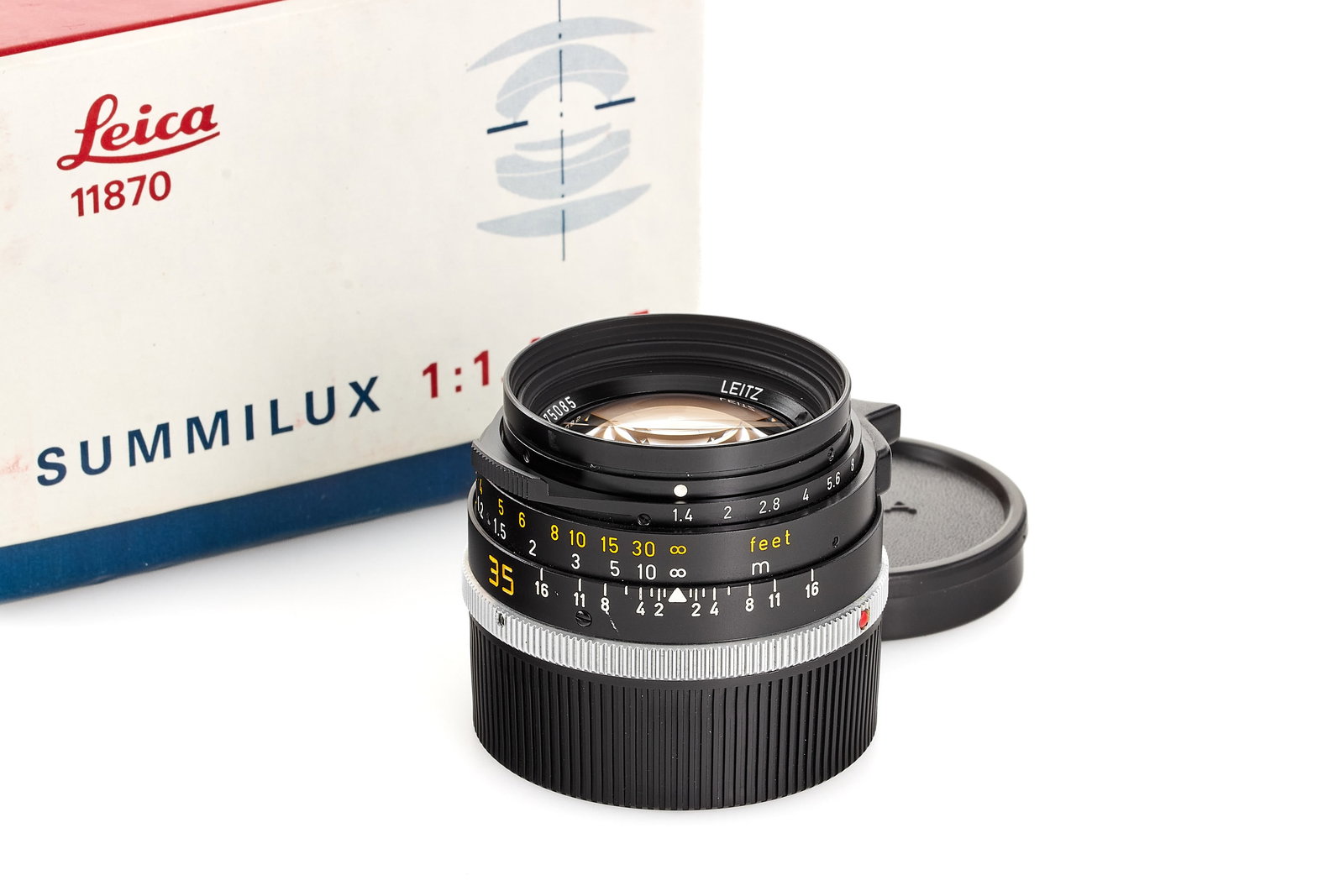 Summilux 1.4/35mm 11870: Canada-made Summilux in mint condition, very good optics, with both caps, warranty card and original maker's box. SN: 3375085