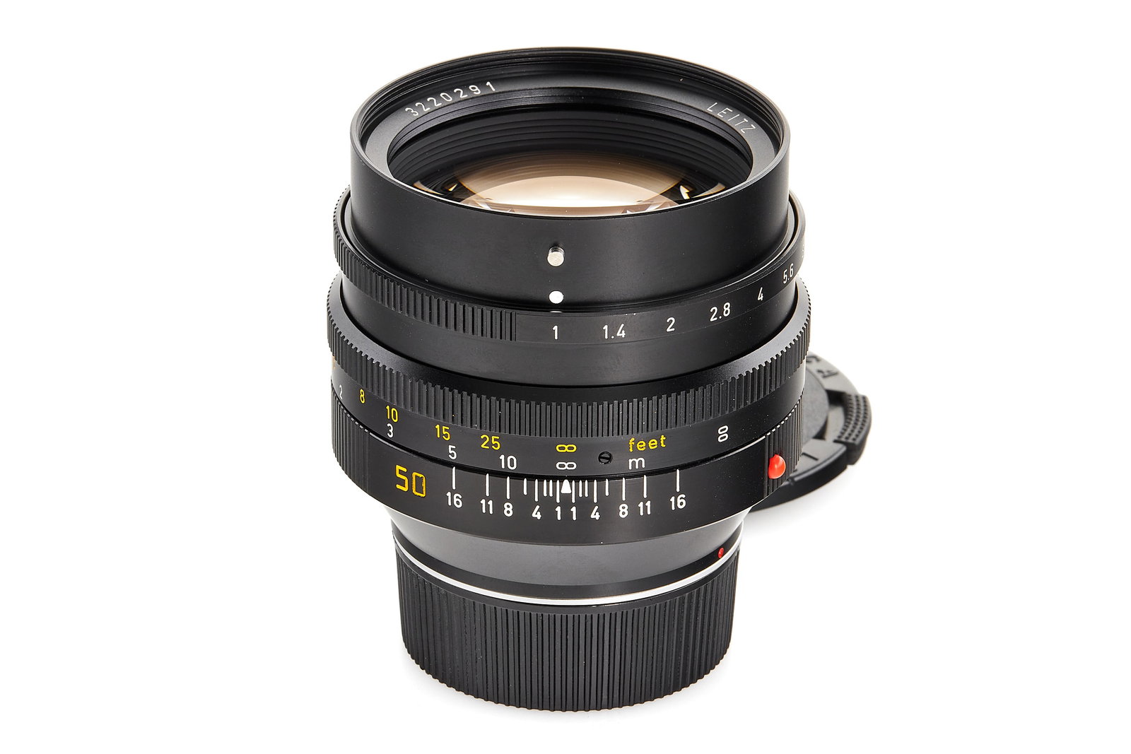 Noctilux-M 1/50mm 11821: E60 Noctilux in beautiful, mint condition, very good optics, with both caps, warranty card and original maker's box. SN: 3220291