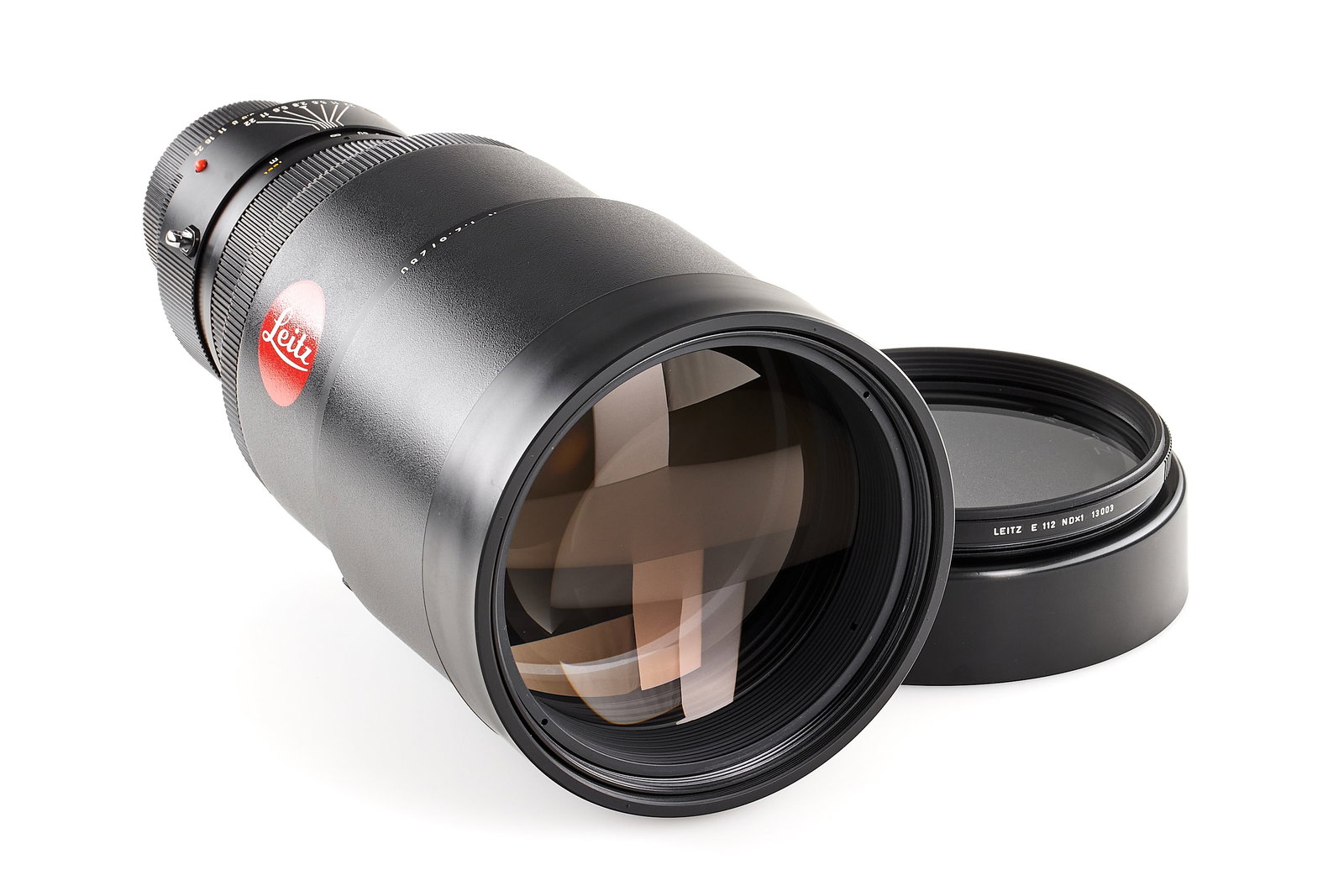 Apo-Telyt-R 2.8/280mm 11245 *: Quite rare fast tele lens, only 2700 units produced, from the first batch (starting with no.3280401), in mint cosmetic condition, optics showing some haze and cleaning marks, together with front cap,