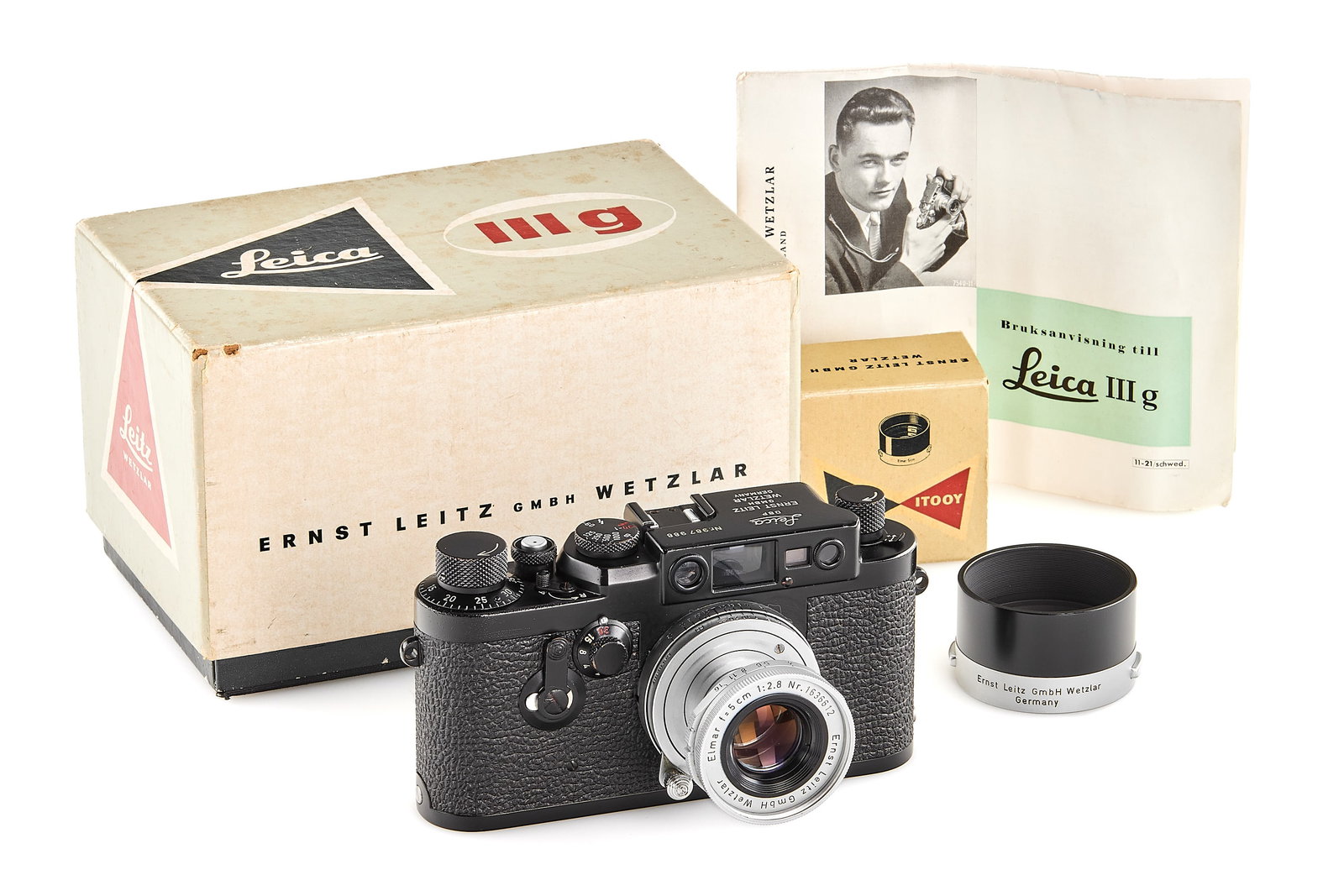 Leica IIIg black paint Swedish Army NOS set: A highly important and exceptionally rare military version of the Leica IIIg, produced in satin black paint for the Swedish Armed Forces and engraved with the distinctive Three Crowns of Sweden on the