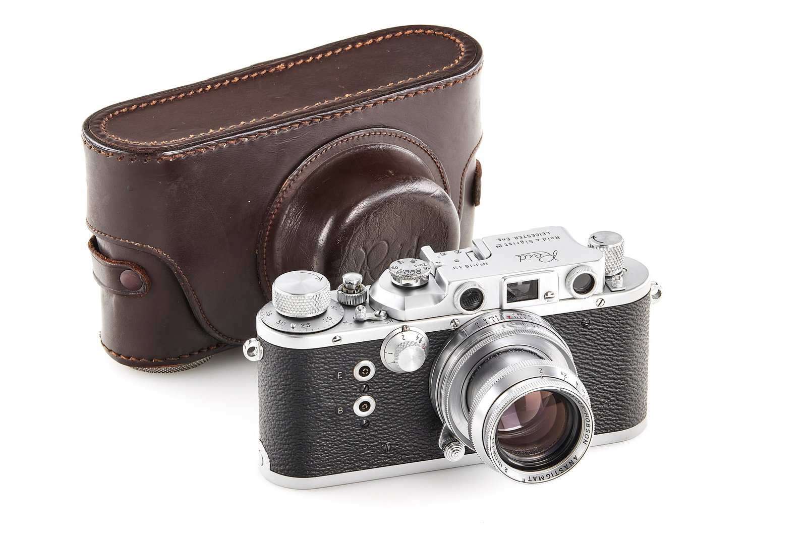 Reid IIIa with Taylor-Hobson 2/2" *: English Leica copy in beautiful, near-mint condition, with Taylor-Hobson Anastigmat 2/2" no.330697 (very good optics with only minimal cleaning marks), including the original leather case. SN: P1639