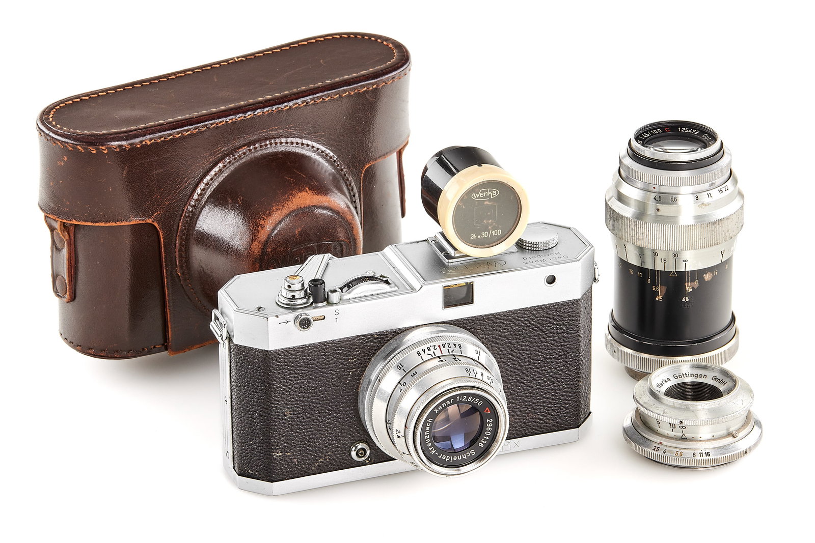 Wenk Wenka II outfit: Very rare German post-war rangefinder camera for 24x30mm, with unusual M40 screw mount, in good condition, note the absence of serial number (usually located on the chassis), showing a few signs of co