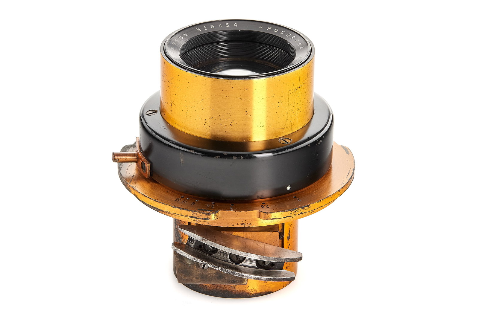 Kinoptik Apochromat 2/75mm *: Very rare French cine lens in good condition, optics showing some cleaning marks and traces of corrosion, in Debrie cine mount covering Super 35mm, these lenses are famous for their very distinctive