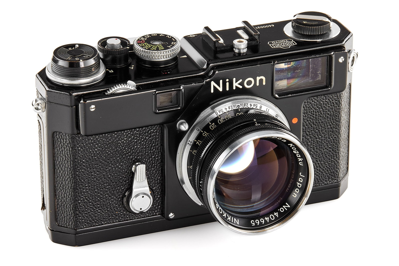 Nikon S3M Half-Frame black paint *: A rare Nikon S3M in original black finish, from the first of only two production batches, manufactured in August 1960. Produced in only approx. 195 examples, with fewer than half believed to have been