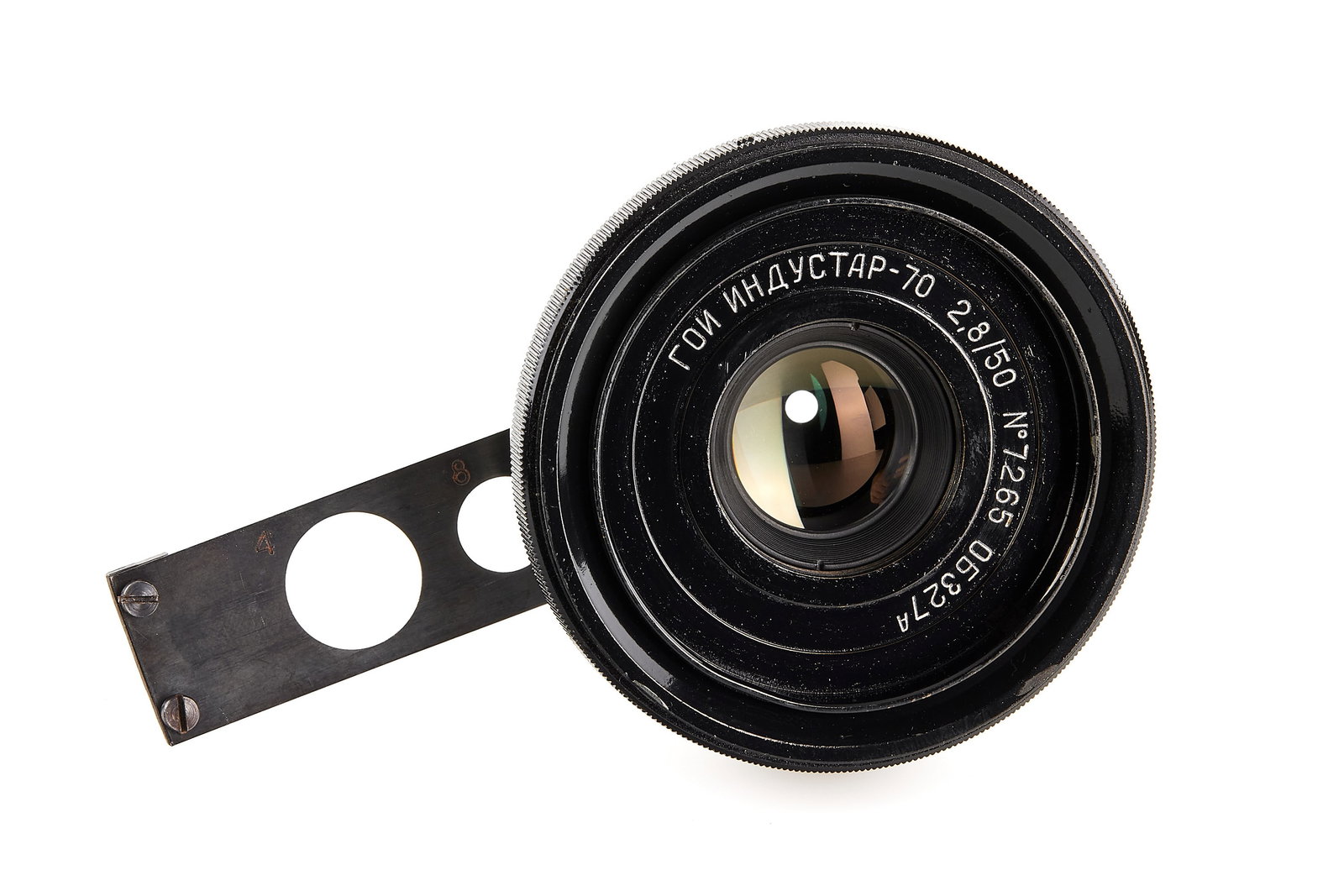 GOI Industar-70 2.8/50mm OB327A prototype *: Prototype lens released by GOI in 1972 for M39 FED/Zorki mount. Focal length 4.7 cm, angular field 46°, focusing range from 0.8 m to infinity. The aperture is controlled by an external metal strip wi
