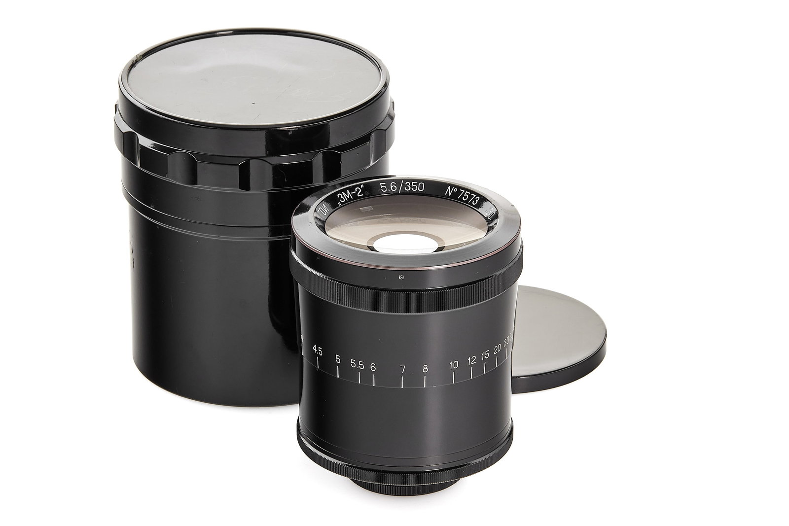 GOI f. M42 ZM-2 5.6/350mm prototype *: In 1965, the Soviet camera industry transitioned to the new M42 screw mount, with the Zenit-E becoming the first widely produced camera to adopt this system. Already in 1963, the State Optical Institu