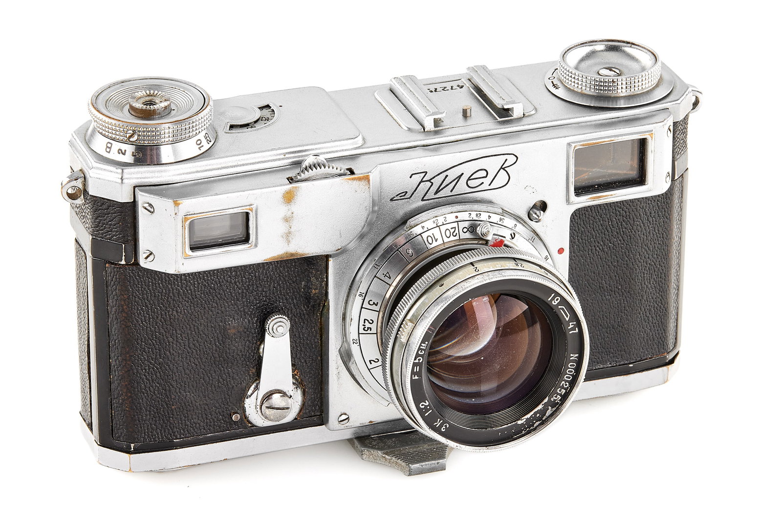Kiev II 1947 *: An early and highly collectable Kyiv II rangefinder camera from 1947, representing the very beginning of production at the Arsenal factory in Kyiv. Introduced immediately after the transfer of Carl Ze
