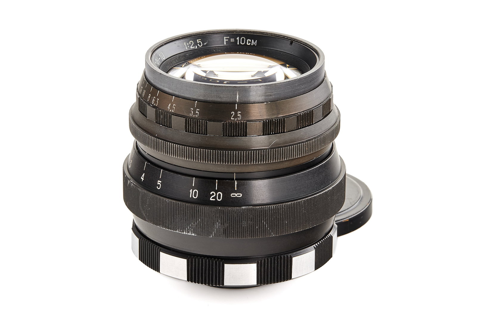 KMZ f. Zenit M39 Uran-10 2.5/10cm *: Originally designed for technical and aerial applications, this large-aperture lens was adapted for use on early Zenit SLR cameras. It features a bright f/2.5 aperture and solid construction. The lens