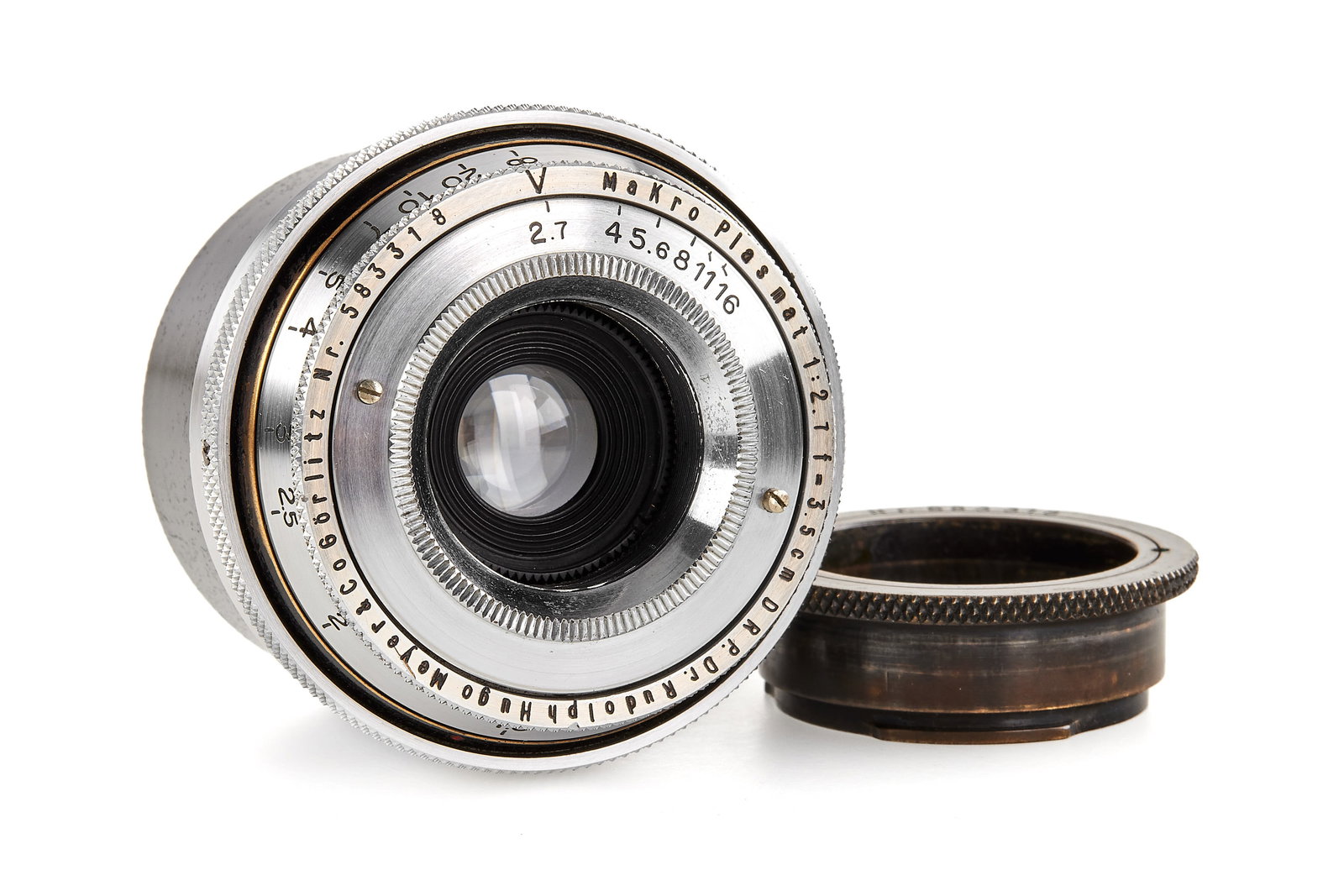 Hugo Meyer f. Contax Makro Plasmat 2.7/3.5cm *: An extremely rare Makro-Plasmat 3.5 cm in original Contax mount, finished in black paint with chrome fittings. The lens is preserved in excellent condition with good optics. It includes the original m